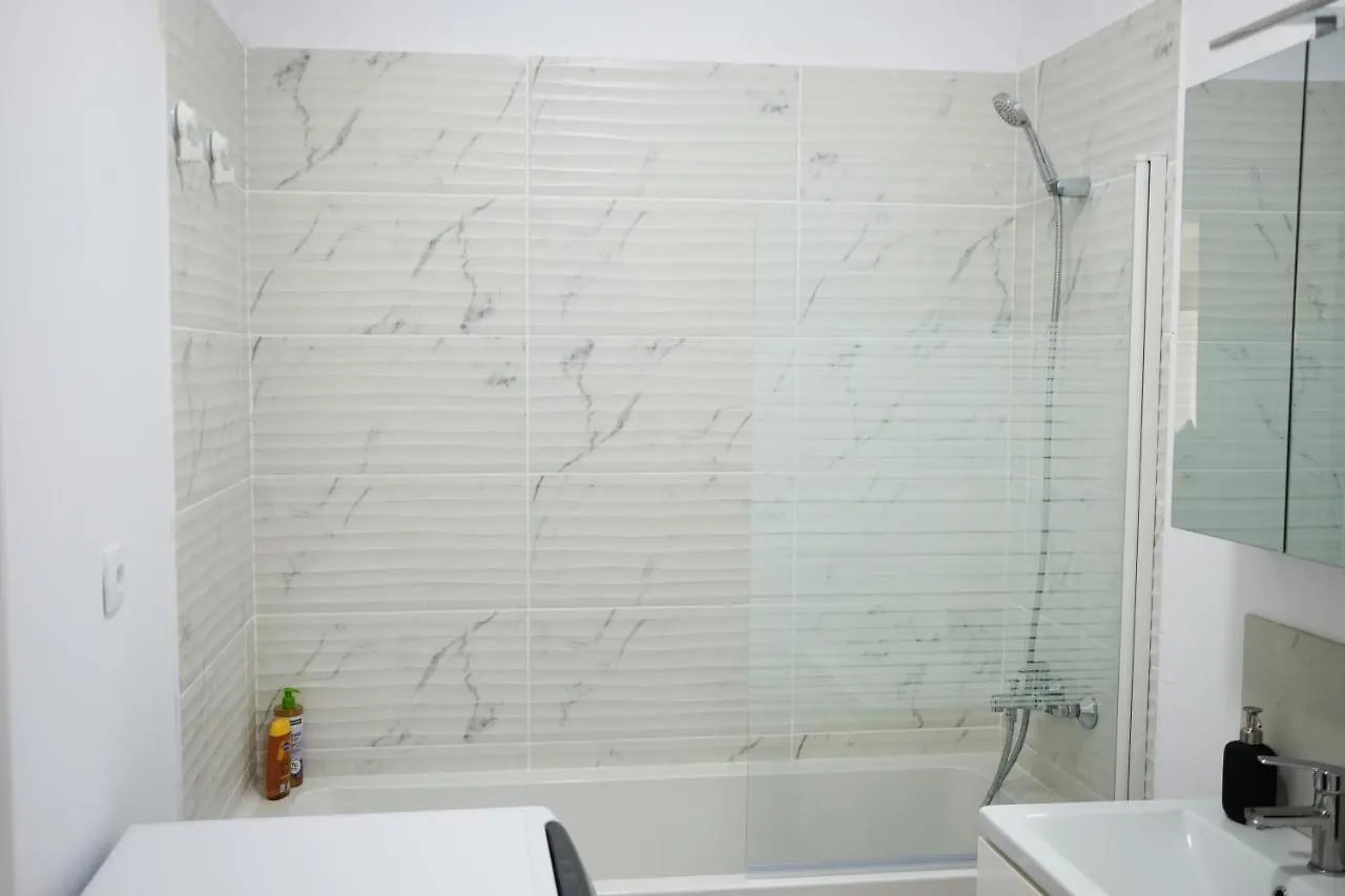 White Flat Apartment Bucharest