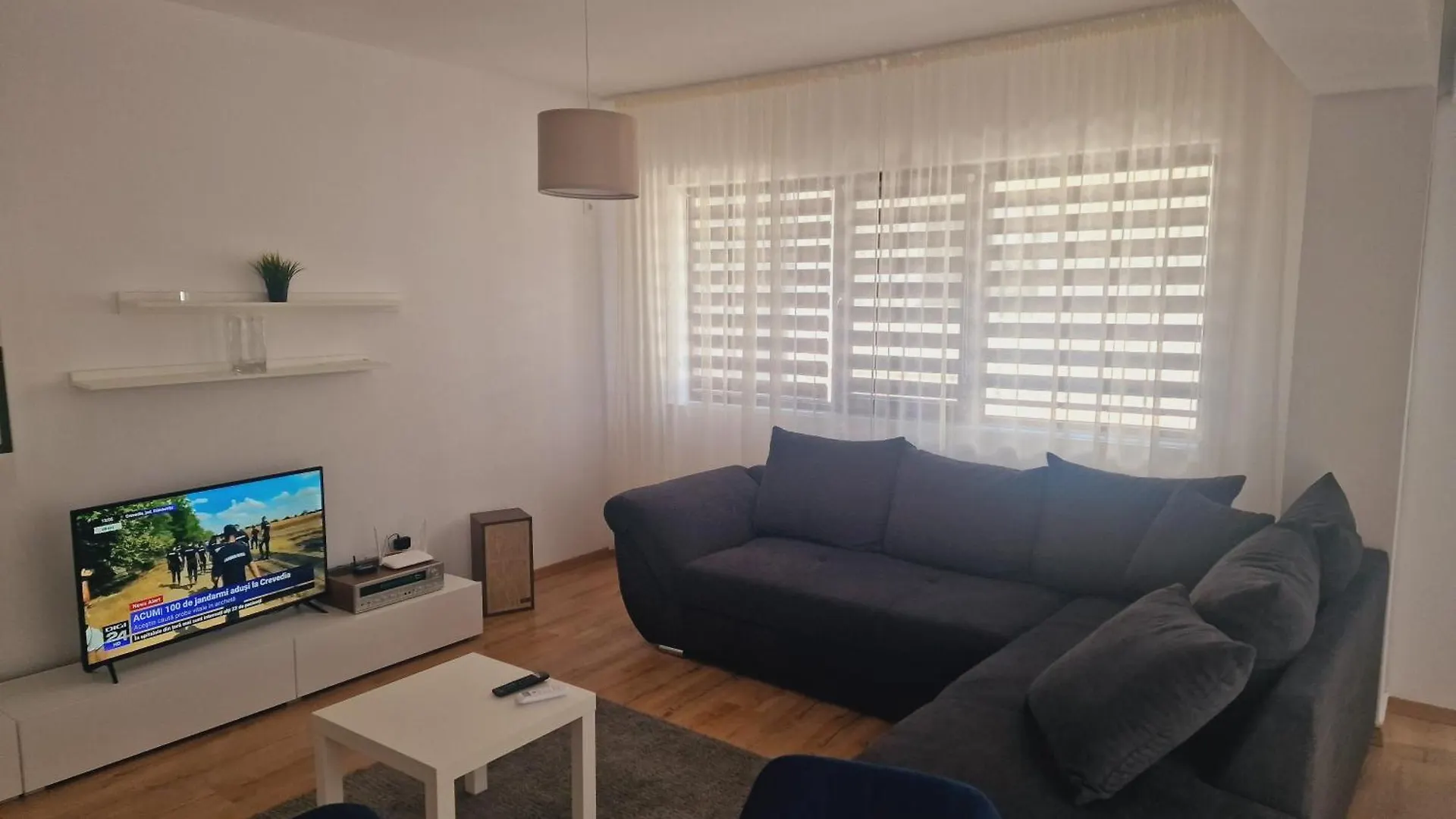 White Flat Apartment Bucharest